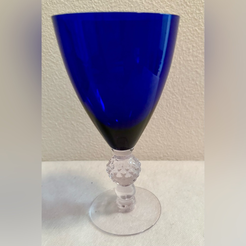 Beautiful Morgantown Glass Co. Golf ball Claret wine glass. Ritz Blue.